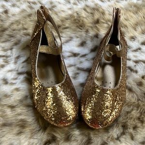 Nova Utopia Gold shoes